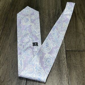 Mens Bacharach Paisley like 100% silk tie